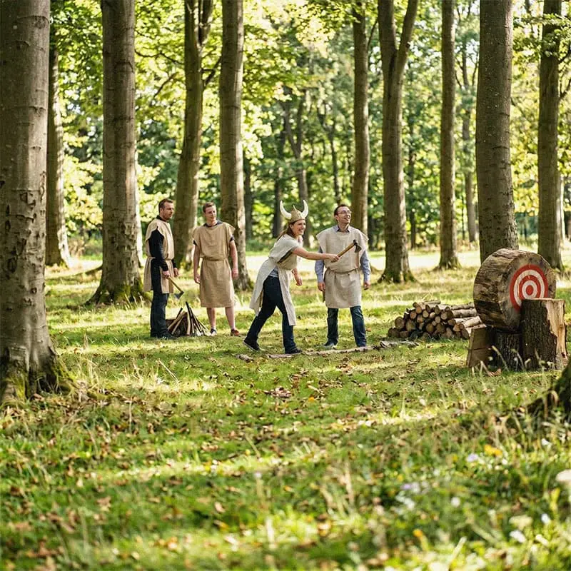 Der bliver kastet med økse i skoven ved Viking Games