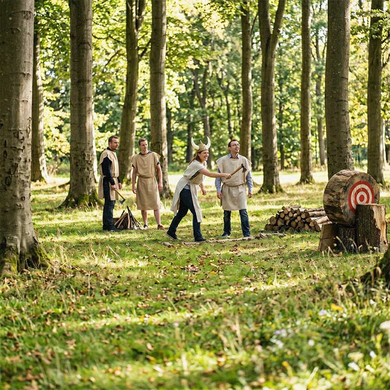 Der bliver kastet med økse i skoven ved Viking Games